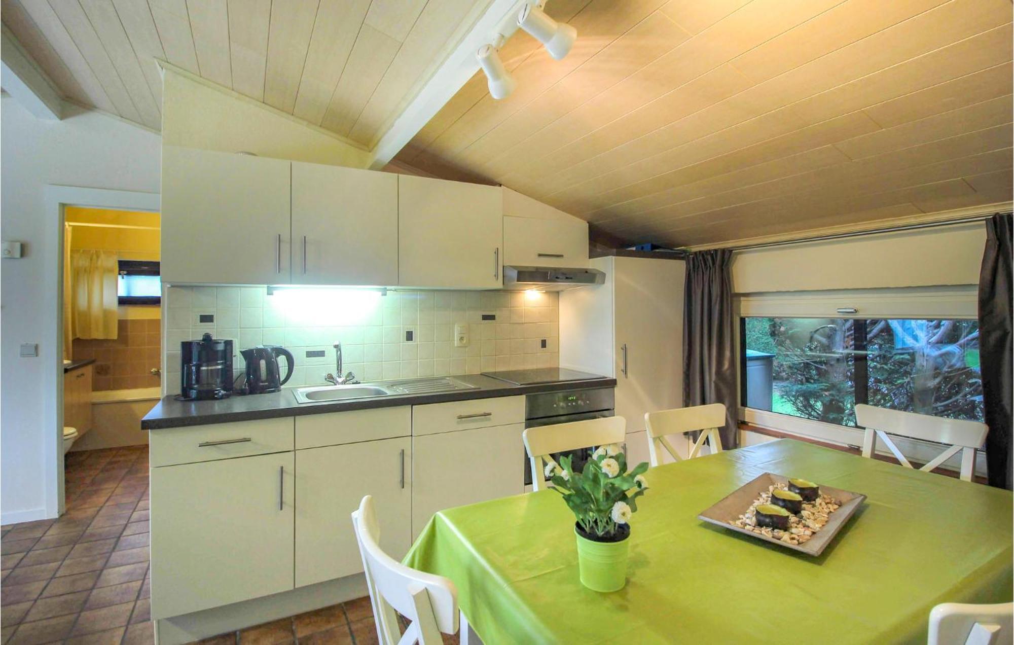 3 Bedroom Awesome Home In Oostduinkerke Exterior foto